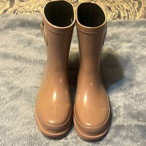 Chookarain boots size 7 1/2 they are technically 8 but they are sized as a 7 1/2